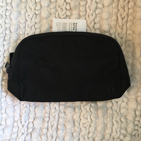 •NWT• Lululemon Everywhere Belt Bag. Black - Picture 7 of 8